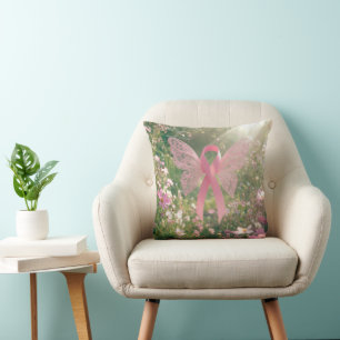 Cojín Decorativo Mariposa de lazo rosa en un jardín