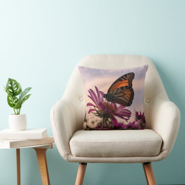 Cojín Decorativo Mariposa Monarca en Flor (Silla)