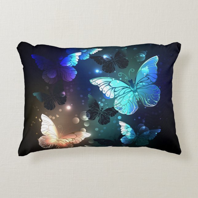 Cojín Decorativo Mariposa nocturna fluida (Anverso)