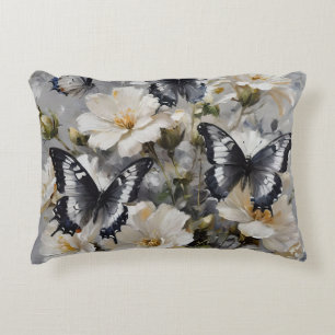 Cojín Decorativo Mariposas Negras Y Blancas Sobre Flores Blancas,