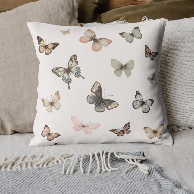 Cojín Decorativo Mariposas neutrales, tonos apagados rosa pálido (Add a touch of whimsy with this butterfly pillow. Perfect for a charming and playful decor touch.)