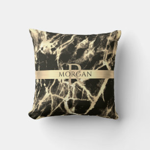 Cojín Decorativo Mármol negro y dorado, franja dorada, nombre y mon