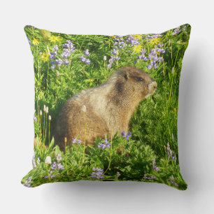 Cojín Decorativo Marmota en flores silvestres del Monte Rainier