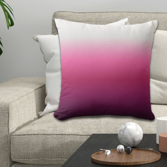 Cojín Decorativo maroon maroon marsala burgundy de moda (trendy magenta maroon marsala burgundy ombre throw pillow)