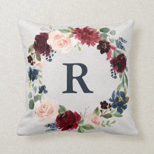Cojín Decorativo Marsala y con monograma floral elegante lamentable
