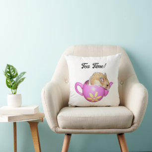 Cojín Decorativo Martillo blanco en una tetera rosa con foto de mar