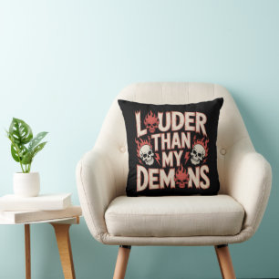 Cojín Decorativo Más Fuerte Que Mis Demonios: Calavera Gótica y Lla