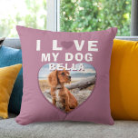 Cojín Decorativo Me encanta mi perro Mascota de foto de corazón ros<br><div class="desc">Me encanta la almohada del nombre del Mascota de fotografía de mi perro. Una foto mascota en forma de corazón. Añade tu foto y nombre.</div>