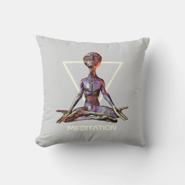 Cojín Decorativo Meditación. Extranjero en posición tranquila (Anverso)