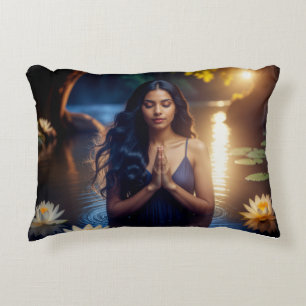 COJÍN DECORATIVO MEDITACIÓN - YOGA - BIENESTAR - CARPE DIEM
