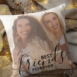 Cojín Decorativo Mejor Amigos Para Siempre 2 Foto Sobrecarga De Gui<br><div class="desc">Los mejores amigos para siempre almohada de fotos con texto elegante superpuesto. La plantilla de fotos está configurada para que añadas tus propias imágenes - una de la parte delantera y otra de la parte posterior. El frente también tiene el texto superpuesto que dice "mejores amigos para siempre" en escritura...</div>