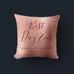 Cojín Decorativo Mejor Día Rosa Oro Rubor Boda Rosa<br><div class="desc">Mejor Día Boda de la Historia Moderno Girly Moderno y Elegante Rosa metálico oro - Pillow Rubor Rosa y Borgoña Fiesta, perfecto para un Rosa de oro o Boda rosa Rubor o ducha de novias. Esta almohada fiesta es perfecta para un regalo de Boda de ducha nupcial. Si necesita elementos...</div>