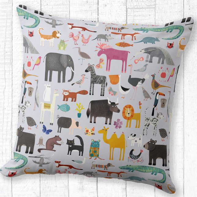 Cojín Decorativo Menagerie Animal Reversible (Fun animal menagerie with wild, safari, zoo and pet animals and birds pattern reversible pillow)