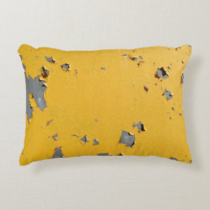 Cojín Decorativo Metalizado amarillo roto: textura sucia.