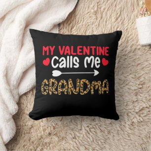 Cojín Decorativo Mi San Valentín me llama abuela leopardo búfalo