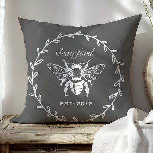 Cojín Decorativo Miel Gris Oscuro Abeja Laurel Panal Monograma