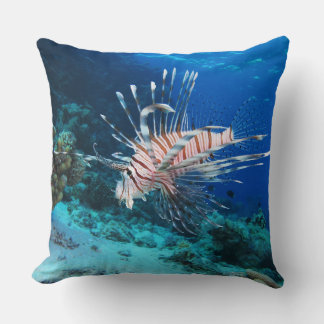 Cojín Decorativo Millas de Lionfish o Pterois, peces de arrecifes o