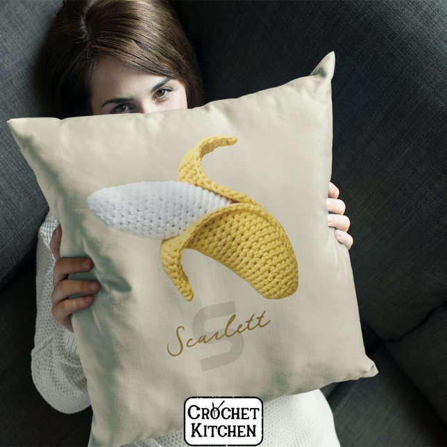 Cojín Decorativo Mínimo Monograma moderno Nombre Crochet Banana (Subido por el creador)