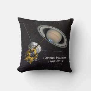 Cojín Decorativo Misión de Cassini Huygens a Saturno