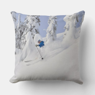 Cojín Decorativo Mistie Fortin esquía en nieve polvo