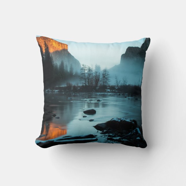 Cojín Decorativo Misty Sunset en Yosemite (Anverso)
