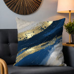 Cojín Decorativo Moda moderna de pinceles con abstracto de oro azul<br><div class="desc">Blue Gold Resumen Pinceles Moda Cushion Cojín decorativo moderno con un diseño abstracto de pinceles azules,  dorados y grises. Perfecto para tu casa o como regalo. Diseñado por ©Evco Studio www.zazzle.com/store/evcostudio</div>
