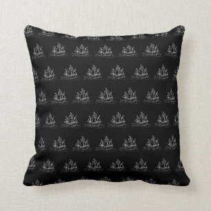Cojín Decorativo Modelo blanco y negro del barco pirata
