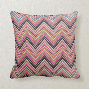 Cojín Decorativo Modelo femenino verde rosado azteca de Chevron