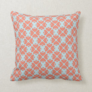 Cojín Decorativo Modelo rosado coralino dulce del corazón en azul