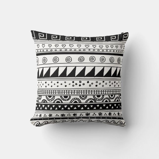 Cojín Decorativo Modelo tribal blanco y negro (Anverso)