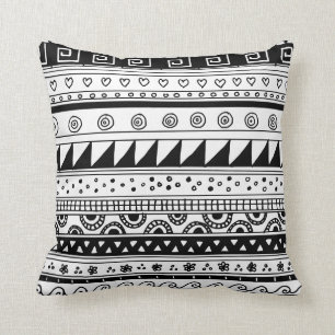 Cojín Decorativo Modelo tribal blanco y negro
