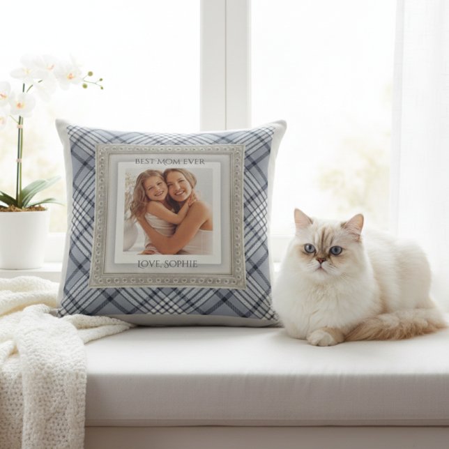 Cojín Decorativo Modern Blue Gray Plaid Best Mom Ever (Mother's Day gift that combines modern boutique style with a deeply personal touch)