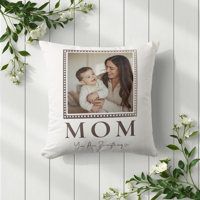 Cojín Decorativo Modern Personalized Mom Photo Throw Pillow (Subido por el creador)