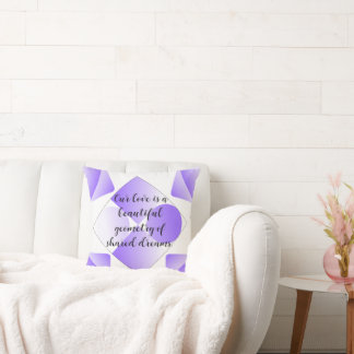 Cojín Decorativo Modern Purple Geometric Love Quote Throw Pillow |