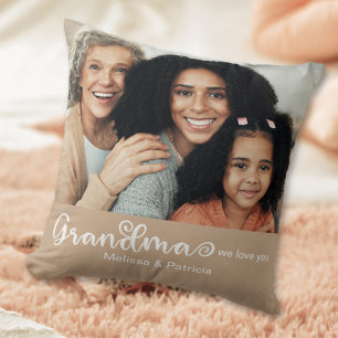 Cojín Decorativo Modern Script Crema Marrón Queremos Abuela Foto