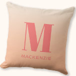 Cojín Decorativo Moderno Monograma Denominación Inicial Gradiente D<br><div class="desc">Moderna tipografía minimalista monograma diseño inicial de nombre que se puede personalizar en un fondo degradado de melocotón.</div>