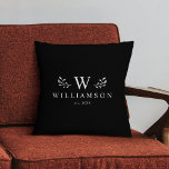 Cojín Decorativo Moderno y elegante Personalizado Monograma Nombre<br><div class="desc">¡Acordado con estilo! Nuestra moderna y elegante almohada monograma, el encanto personalizado de la familia sobre el negro. Confort acogedor, personalizado para su nido. 🏡 #HomeDecor #MonogramMagic Monograma moderno elegante nombre personalizado recién casados almohada de lanzamiento con tu nombre familiar y inicial también nos hemos consolidado rodeado por caprichosos ilustraciones...</div>