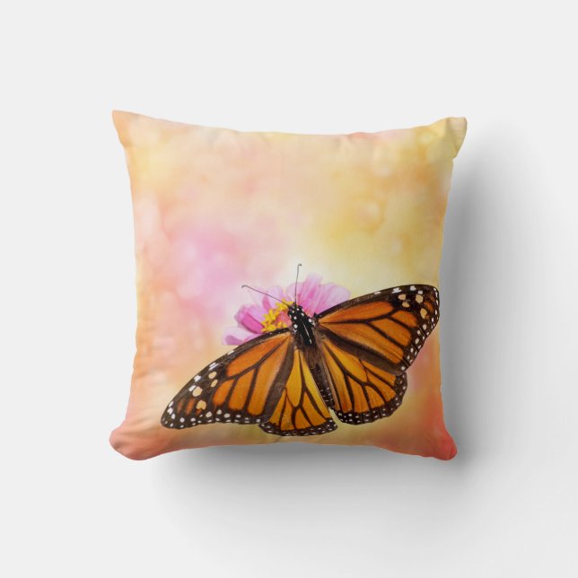 Cojín Decorativo Monarca sobre rosa (Anverso)