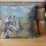 Cojín Decorativo Monet Cliff Walk & Black Horse Compilation<br><div class="desc">La bella almohada de tiro muestra el paseo por el acantilado de Monet en Pourville como telón de fondo de un caballo negro acuarela con retrato de corona floral.</div>