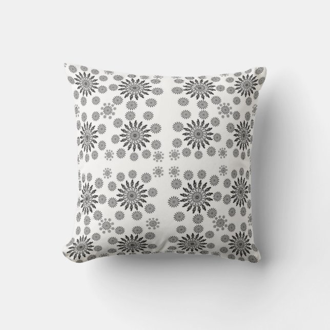 Cojín Decorativo ​Monochrome Mandala Symphony: Modern Geometric Pat (Anverso)