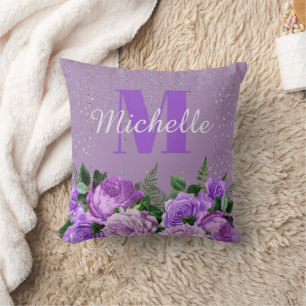 Cojín Decorativo Monograma brillante plateado floral morado lindo