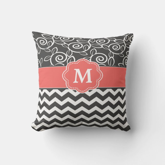 Cojín Decorativo Monograma coralino gris de Chevron (Anverso)