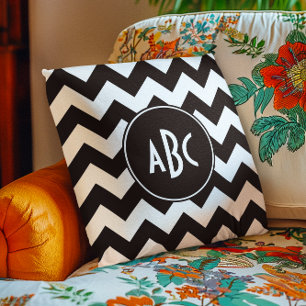 Cojín Decorativo Monograma de Chevron en Blanco y Negro