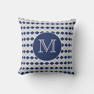Cojín Decorativo Monograma de Cuatro Hojas en Azul Marino y Gris