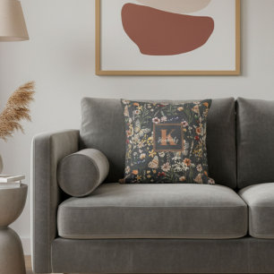 Cojín Decorativo Monograma de flores silvestres en acuarela gris ca