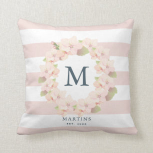 Cojín Decorativo Monograma de franja de guirnalda de cerezo rosa