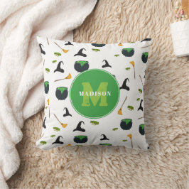 Cojín Decorativo Monograma de Halloween de la Gorra de Brujas Broom