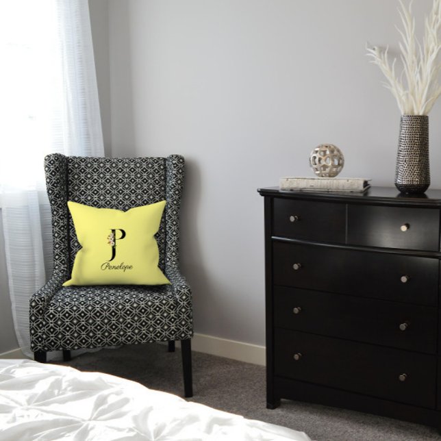 Cojín Decorativo Monograma de hibisco amarillo claro (Subido por el creador)