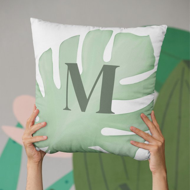 Cojín Decorativo Monograma de hojas tropicales modernas (Palm leaves monogram throw pillow.)