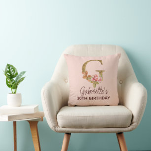 Cojín Decorativo Monograma de letra G dorada con rosas rosadas